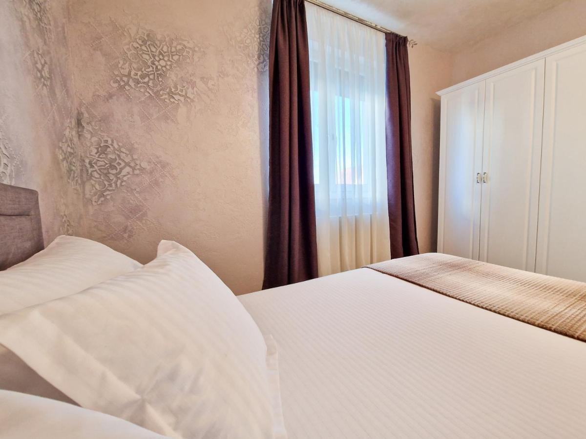 Mirvana Apartments Legacy Residence 티미쇼아라 외부 사진